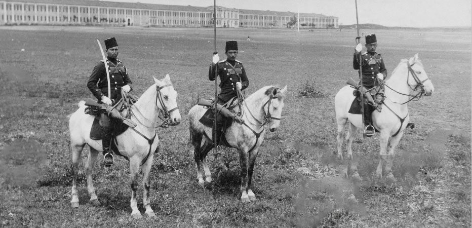 Bir İngiliz Cevaplıyor: Esip Gürleyen Türk Süvarileri Nasıl Yok Oldu?