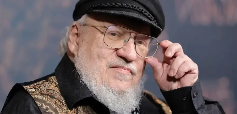 George R.R. Martin’den Sitem Dolu Açıklama